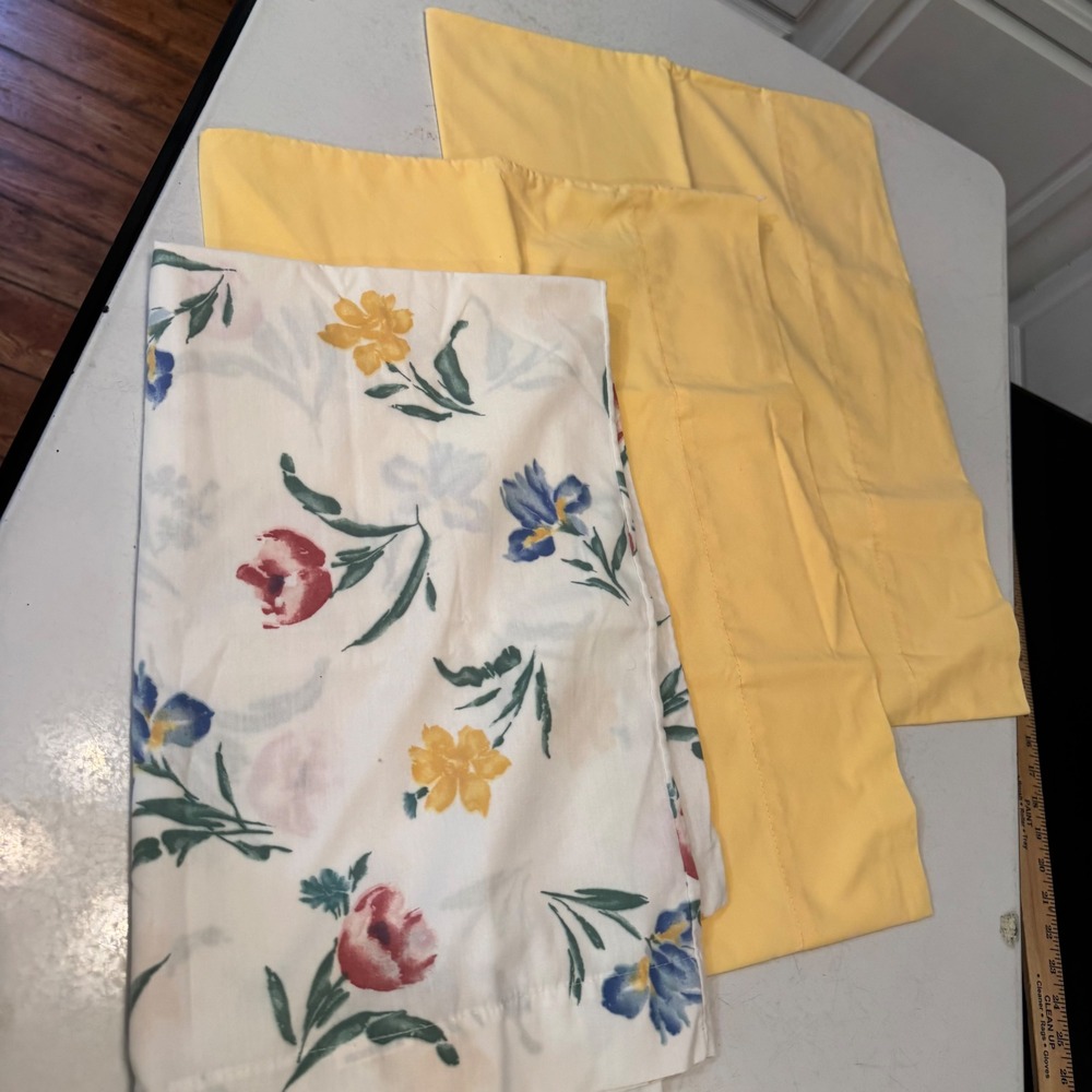 Pillowcase Set 2 Standard Yellow king Floral White 3pc Vintage Cottagecore